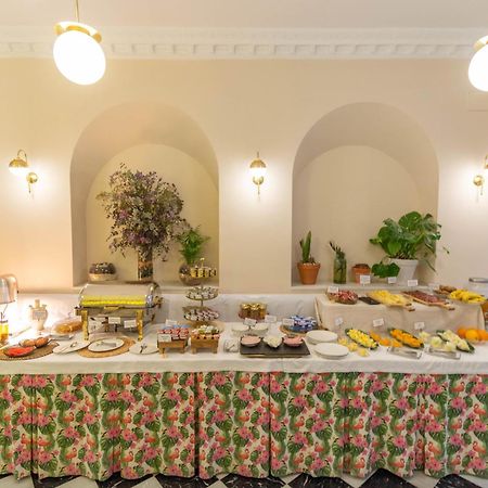 Apartamentos Suites Santa Cruz Sevilla Exteriör bild