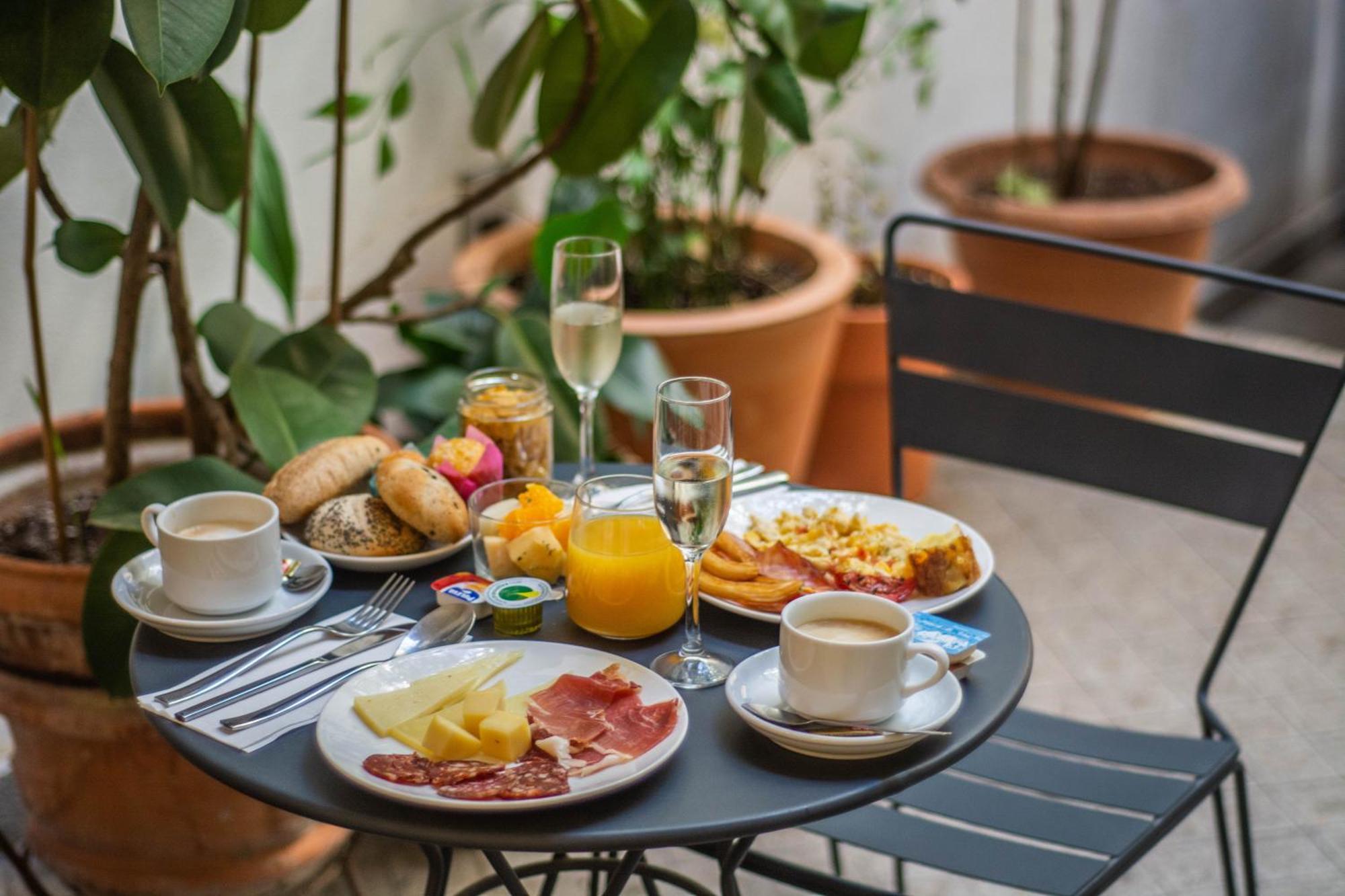 Apartamentos Suites Santa Cruz Sevilla Exteriör bild