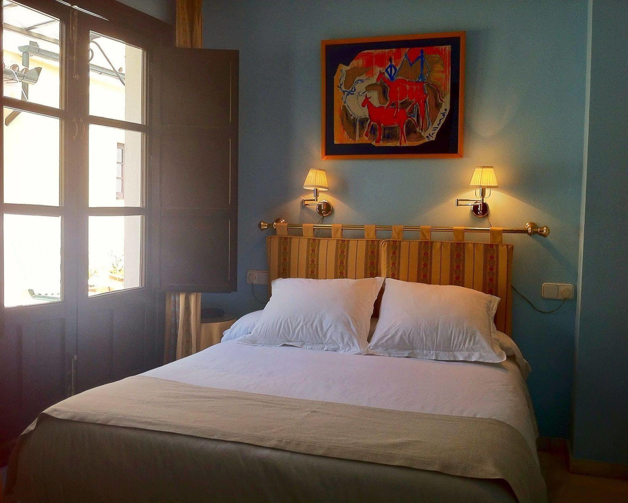 Apartamentos Suites Santa Cruz Sevilla Exteriör bild